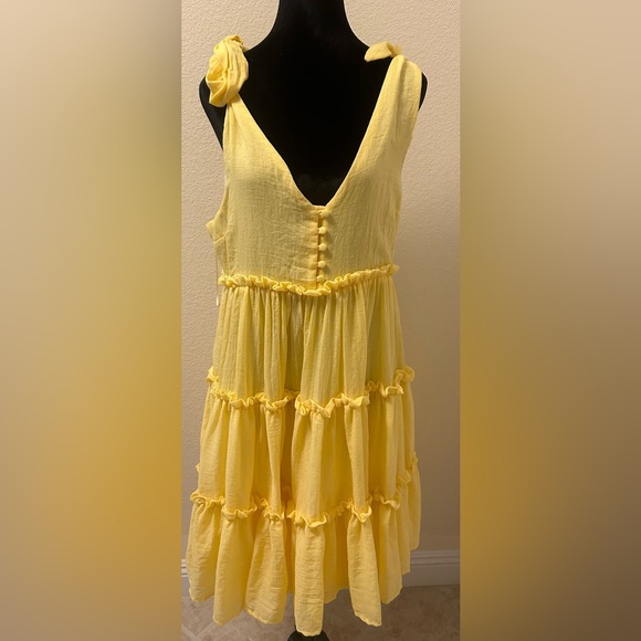 English Factory
Tie Shoulder Mini Dress Size:L. material New with tags - Picture 2 of 8